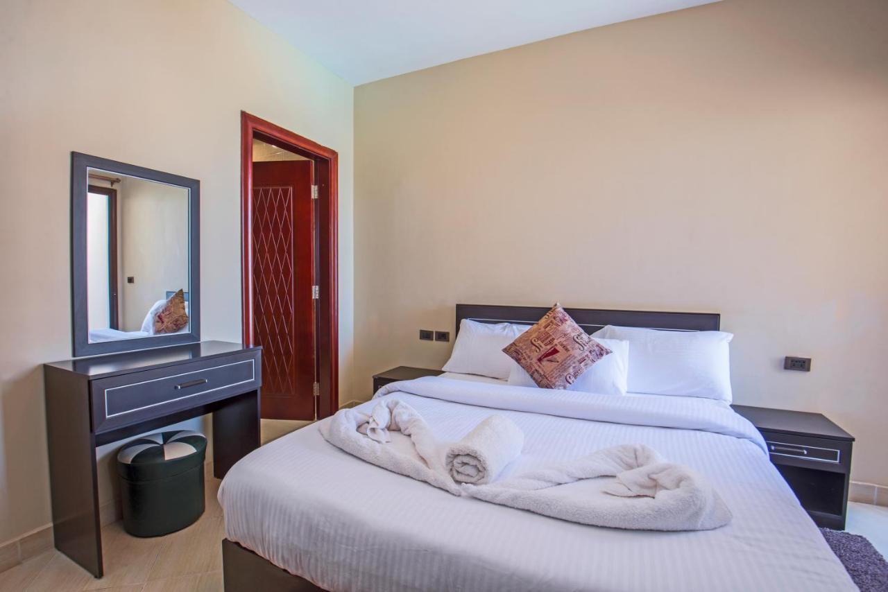 Premium Sea View 2 Bedrooms 2 Bathrooms Apartment Located Within Gravity Hotel & Aquapark Хургада Екстериор снимка