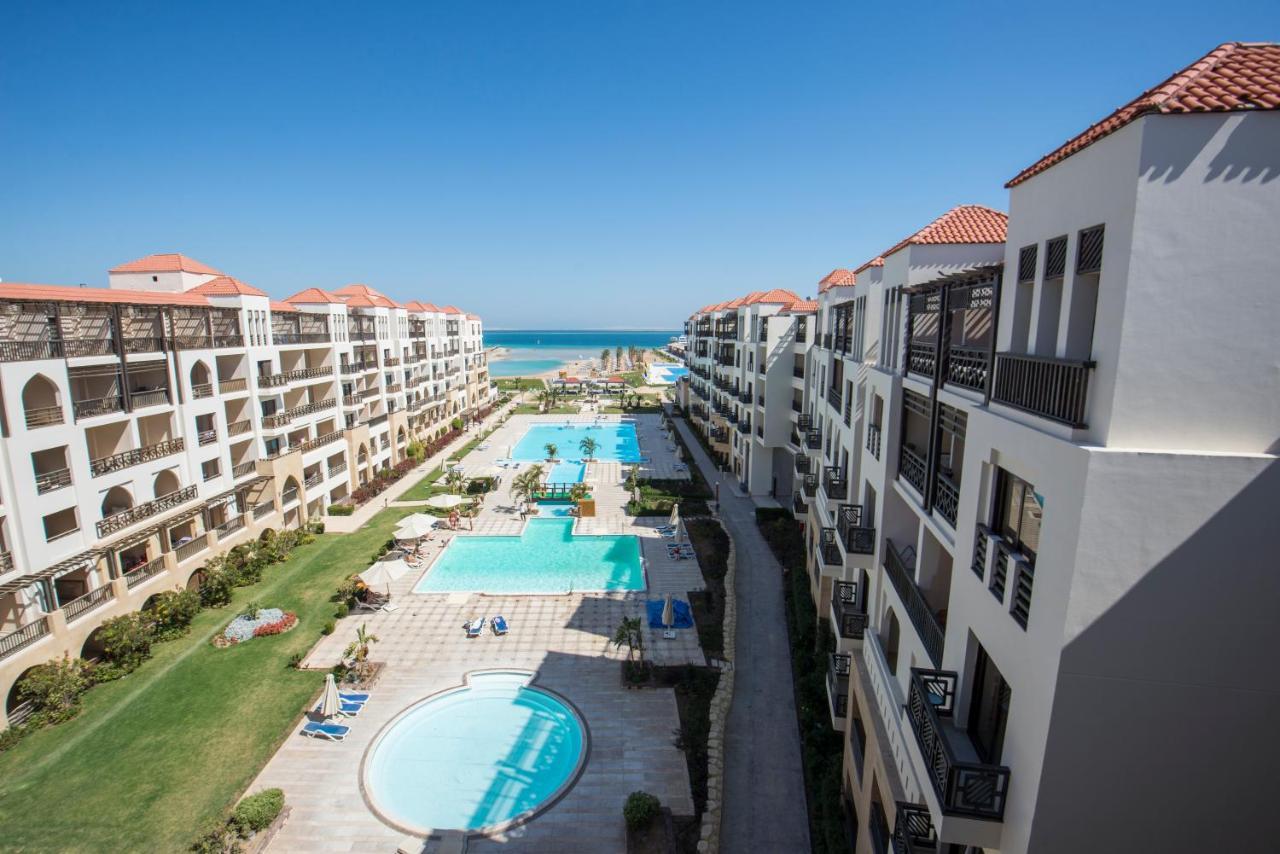 Premium Sea View 2 Bedrooms 2 Bathrooms Apartment Located Within Gravity Hotel & Aquapark Хургада Екстериор снимка