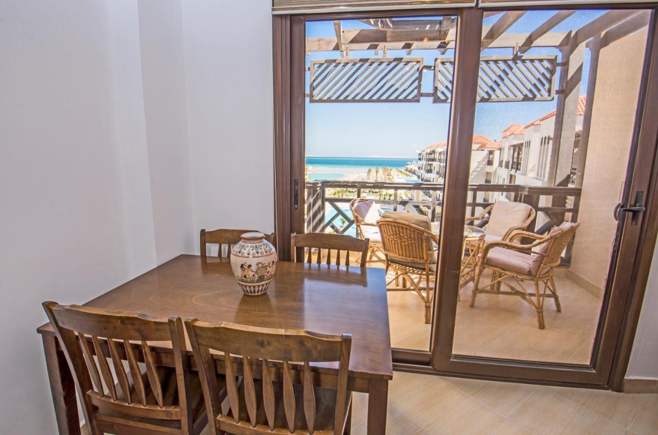 Premium Sea View 2 Bedrooms 2 Bathrooms Apartment Located Within Gravity Hotel & Aquapark Хургада Екстериор снимка